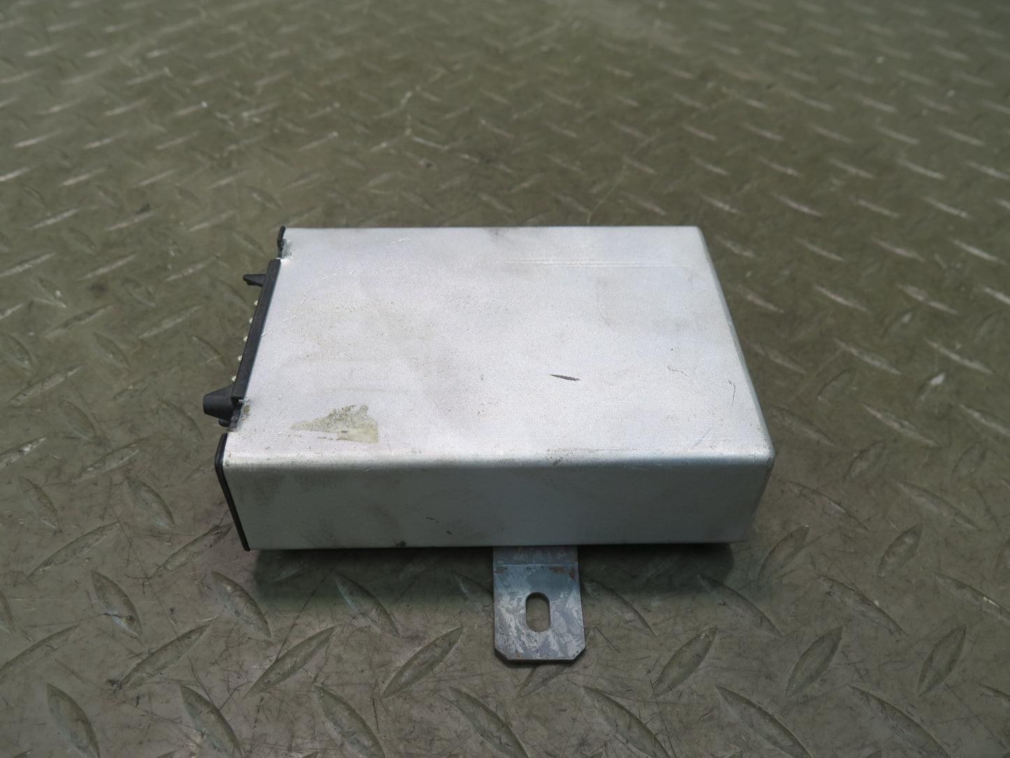 86-89 Mercedes W126 560SEL Cruise Control Amplifier Module Unit OEM
