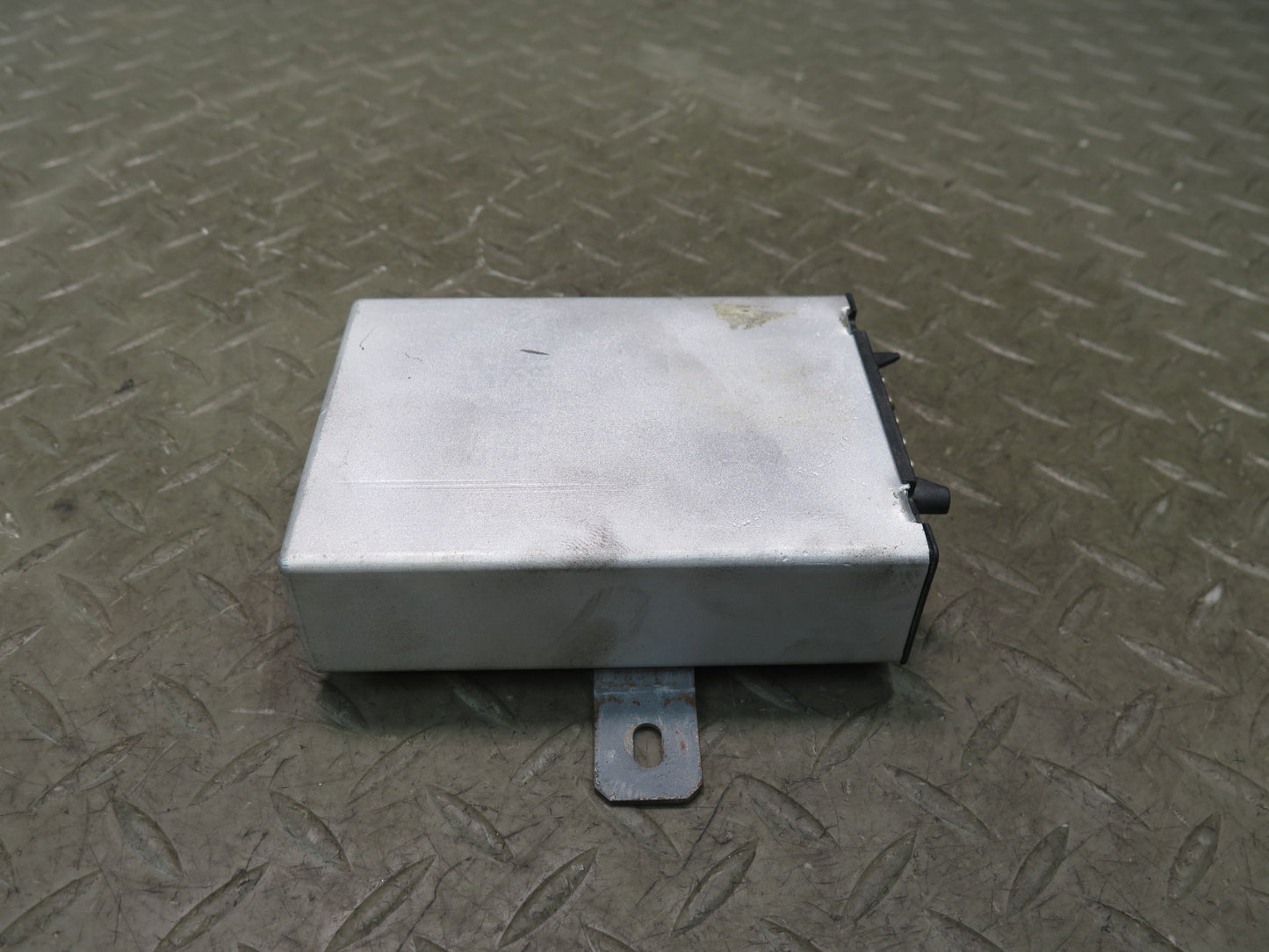 86-89 Mercedes W126 560SEL Cruise Control Amplifier Module Unit OEM