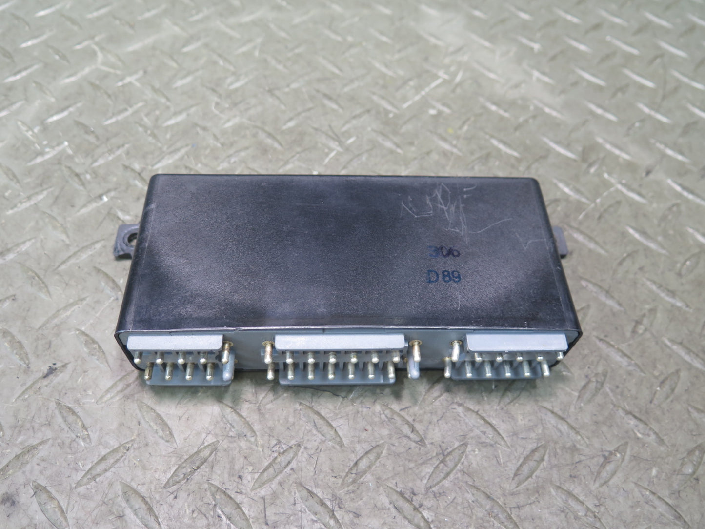 86-89 Mercedes R107 560SL Light Lamp Control Module 1075420132 OEM
