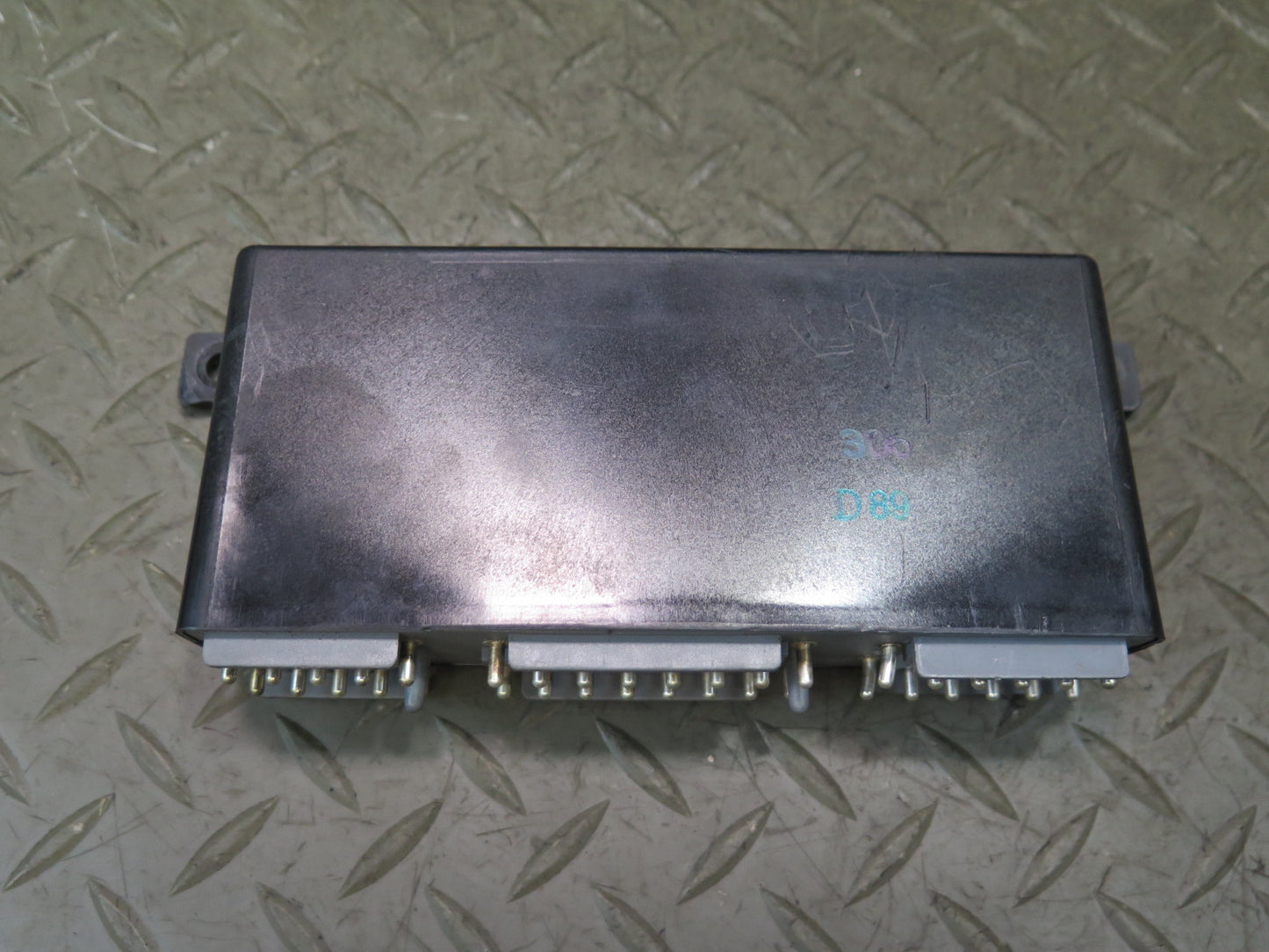 86-89 Mercedes R107 560SL Light Lamp Control Module 1075420132 OEM