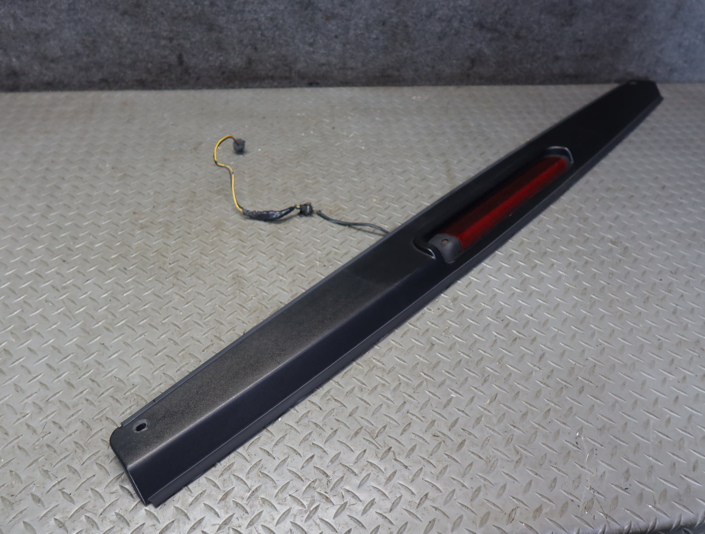 2003-2009 Hummer H2 Rear Trunk Tailgate Liftgate Upper Spoiler 15114966