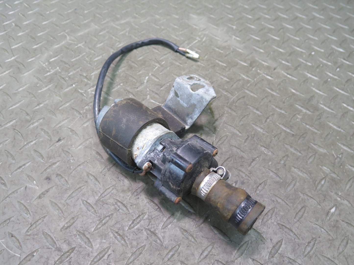81-89 Mercedes R107 560SL Secondary Auxiliary AUX Water Heater Control Pump OEM