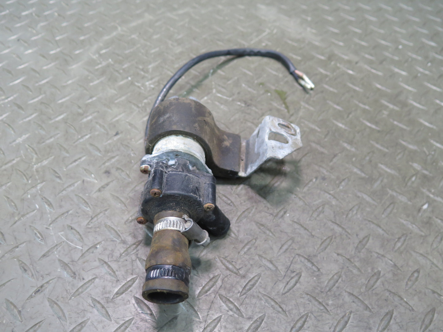 81-89 Mercedes R107 560SL Secondary Auxiliary AUX Water Heater Control Pump OEM