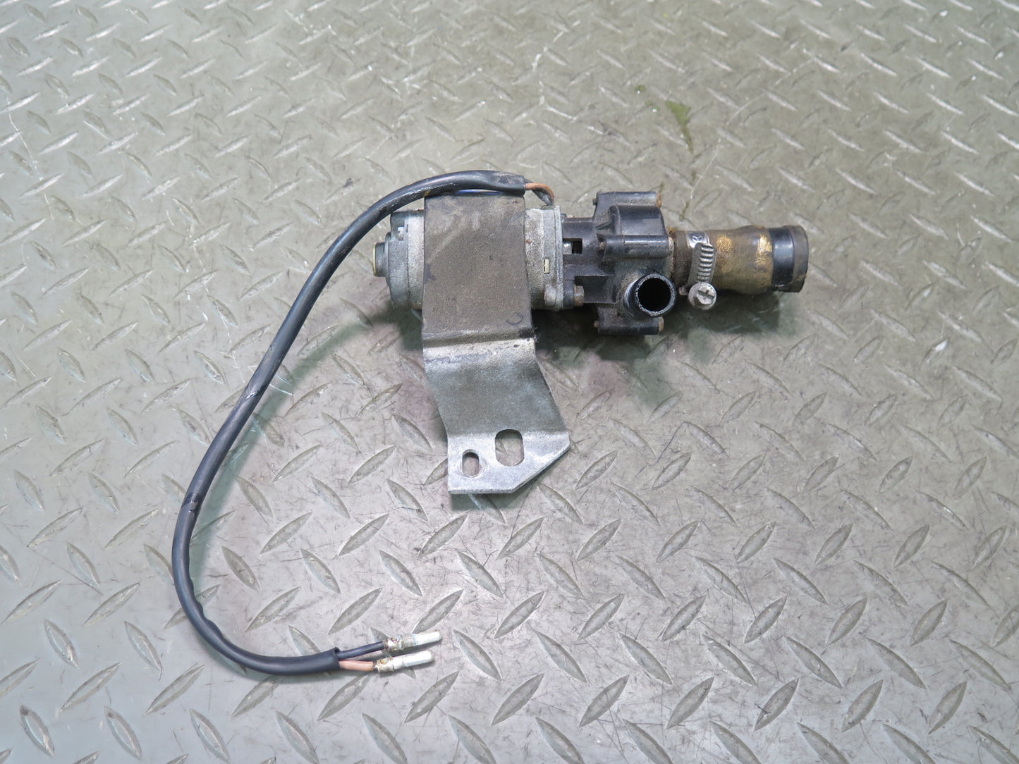 81-89 Mercedes R107 560SL Secondary Auxiliary AUX Water Heater Control Pump OEM