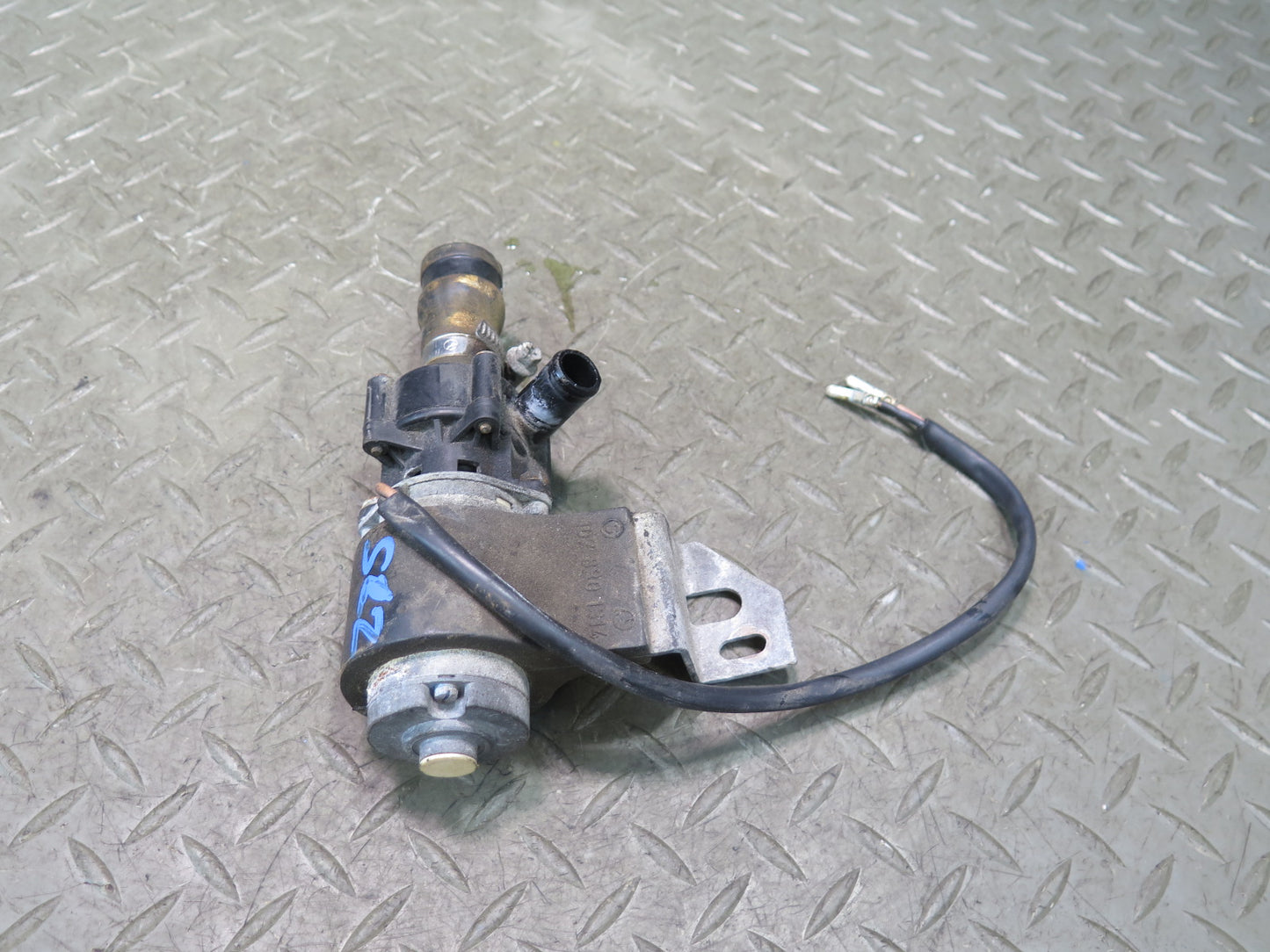 81-89 Mercedes R107 560SL Secondary Auxiliary AUX Water Heater Control Pump OEM