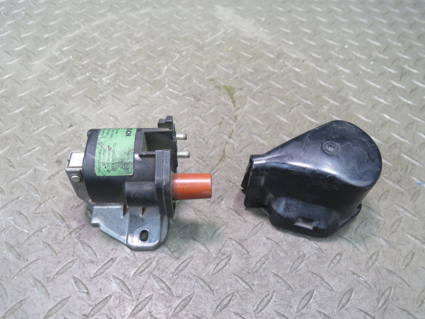 86-89 Mercedes R107 560SL 5.6L M117 Engine Ignition Coil w Cover OEM