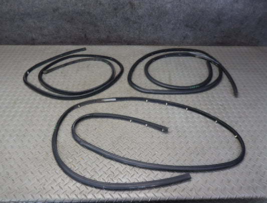 03-09 Hummer H2 Front Left & Rear Door Weatherstrip Rubber Seal Set of 3