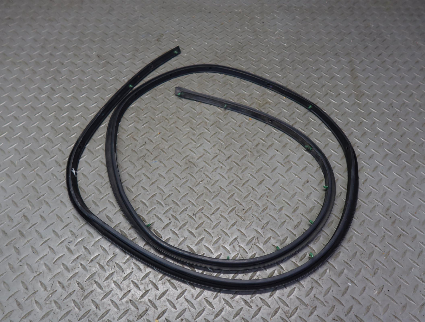 03-09 Hummer H2 Front Left & Rear Door Weatherstrip Rubber Seal Set of 3