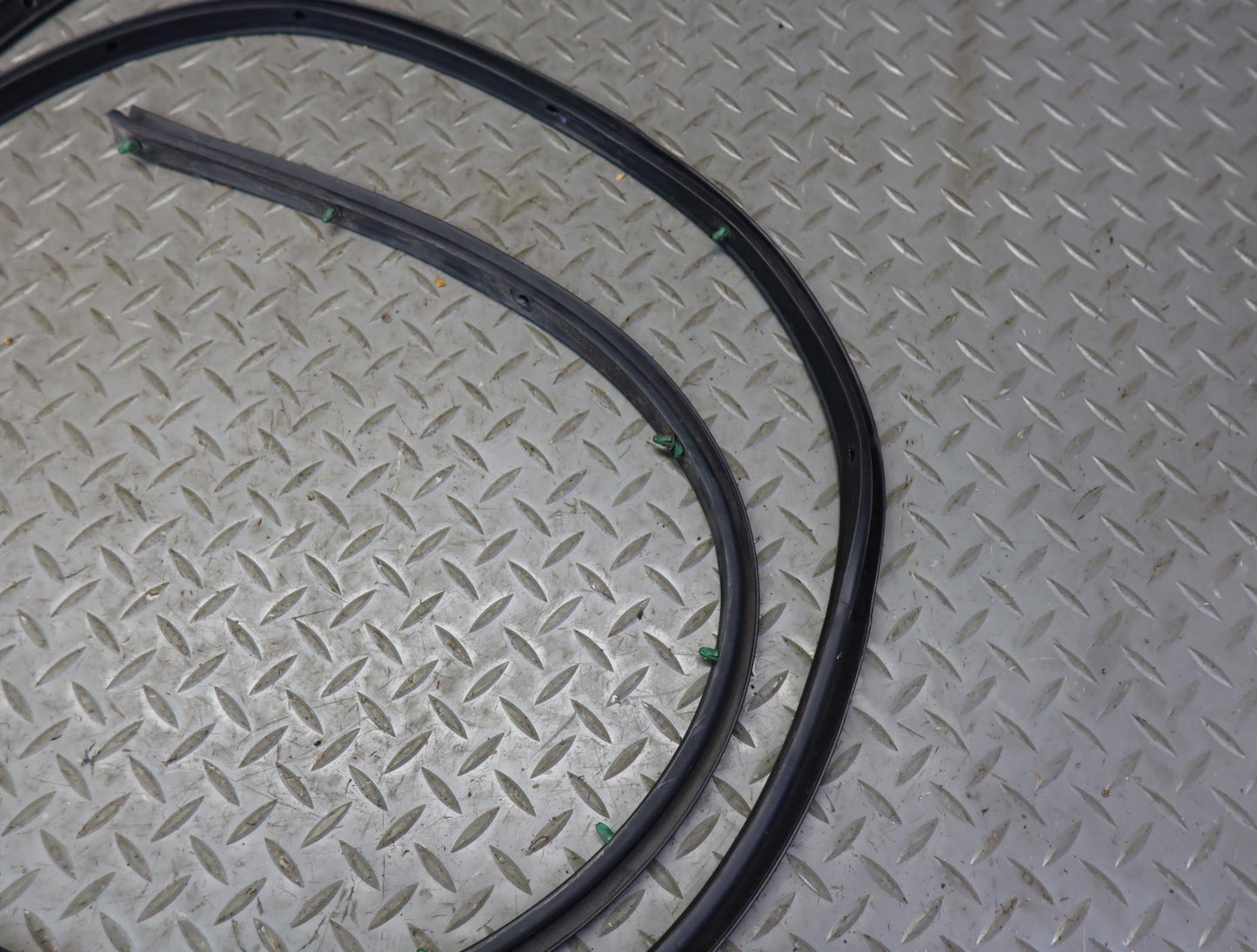 03-09 Hummer H2 Front Left & Rear Door Weatherstrip Rubber Seal Set of 3