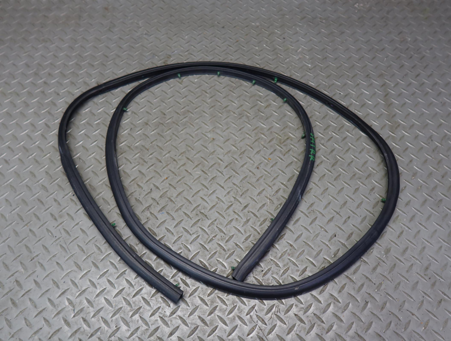 03-09 Hummer H2 Front Left & Rear Door Weatherstrip Rubber Seal Set of 3