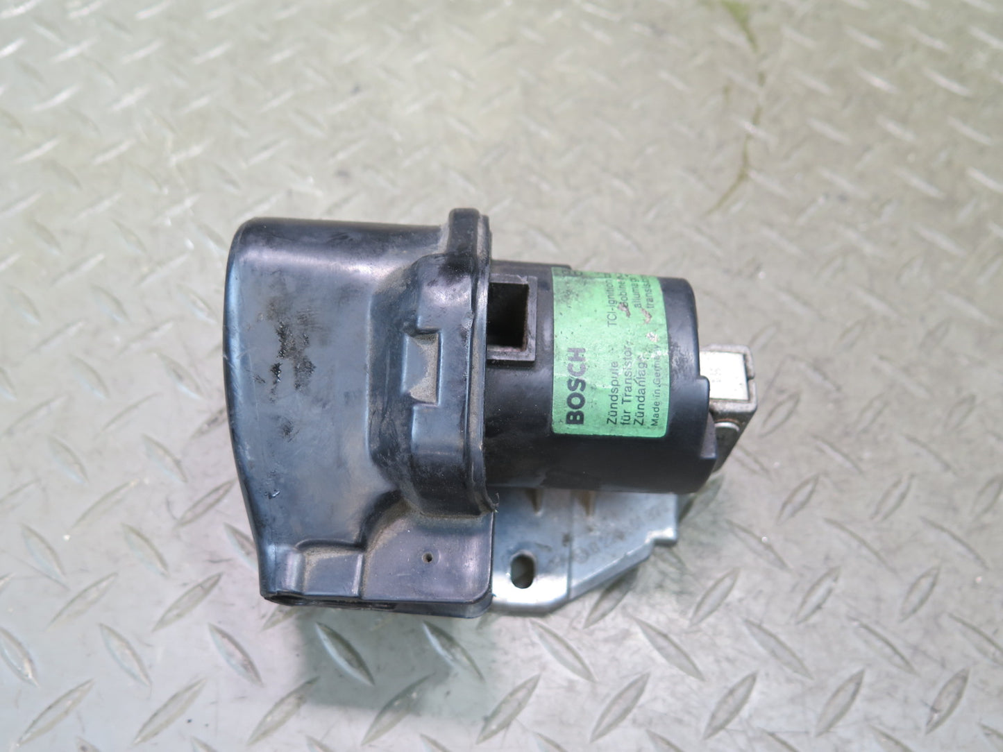 86-89 Mercedes R107 560SL 5.6L M117 Engine Ignition Coil w Cover OEM