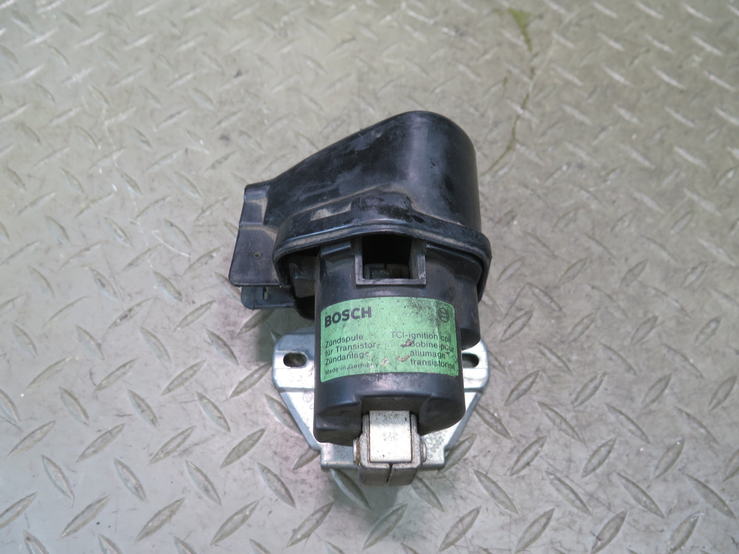 86-89 Mercedes R107 560SL 5.6L M117 Engine Ignition Coil w Cover OEM