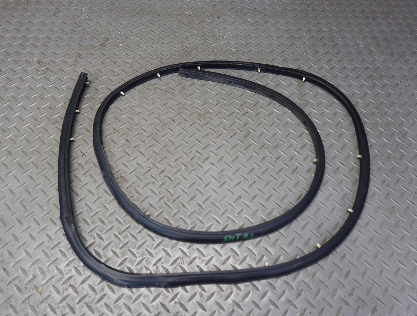 03-09 Hummer H2 Front Left & Rear Door Weatherstrip Rubber Seal Set of 3
