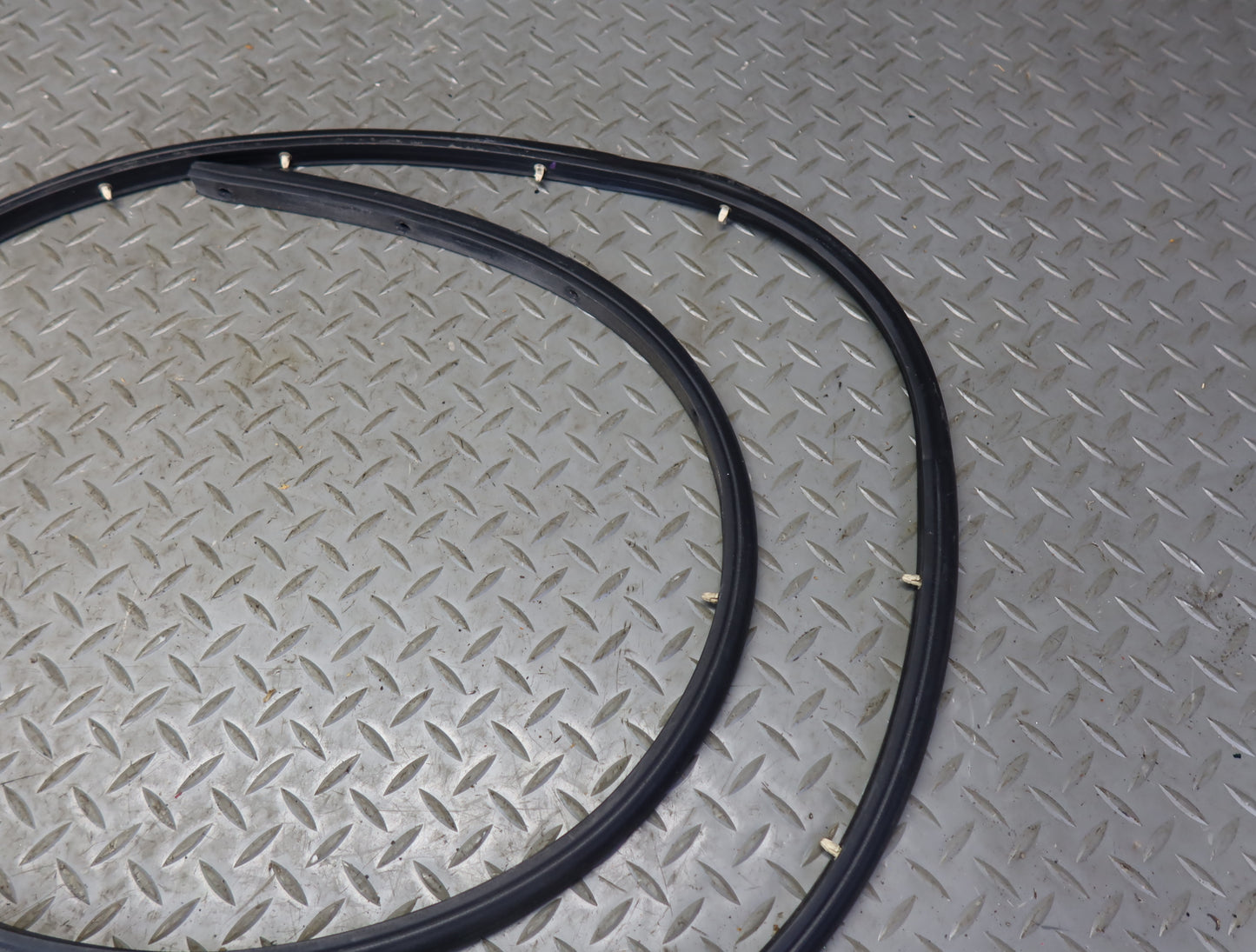 03-09 Hummer H2 Front Left & Rear Door Weatherstrip Rubber Seal Set of 3