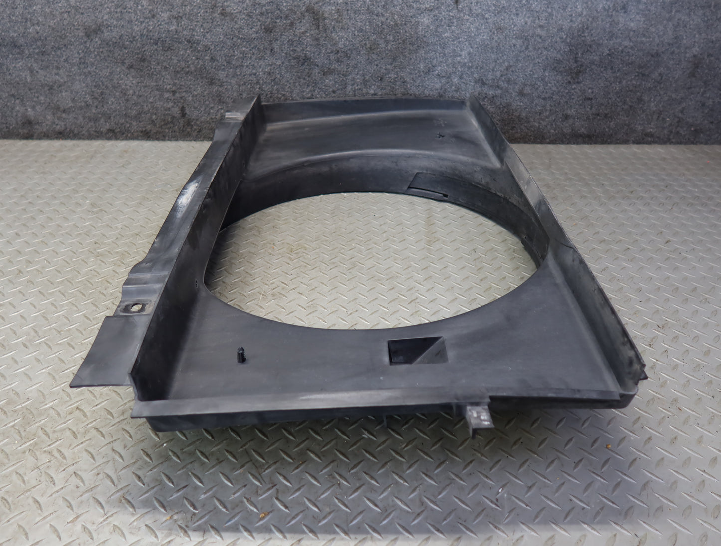 2003-2007 Hummer H2 Engine Cooling Fan Motor Shroud 15183154