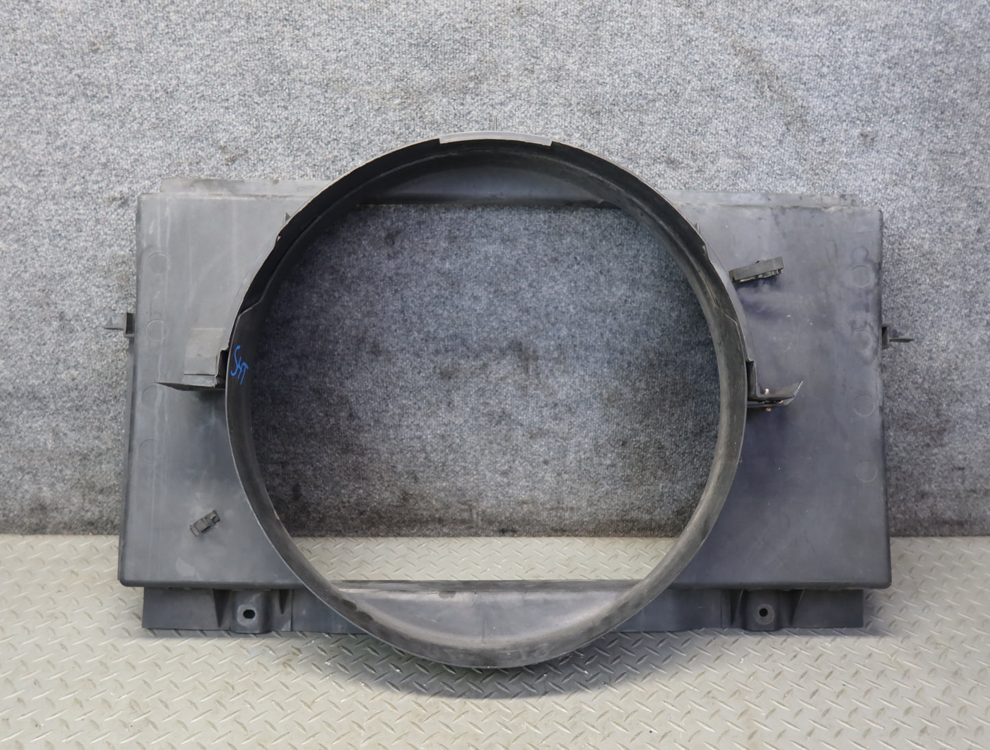 2003-2007 Hummer H2 Engine Cooling Fan Motor Shroud 15183154
