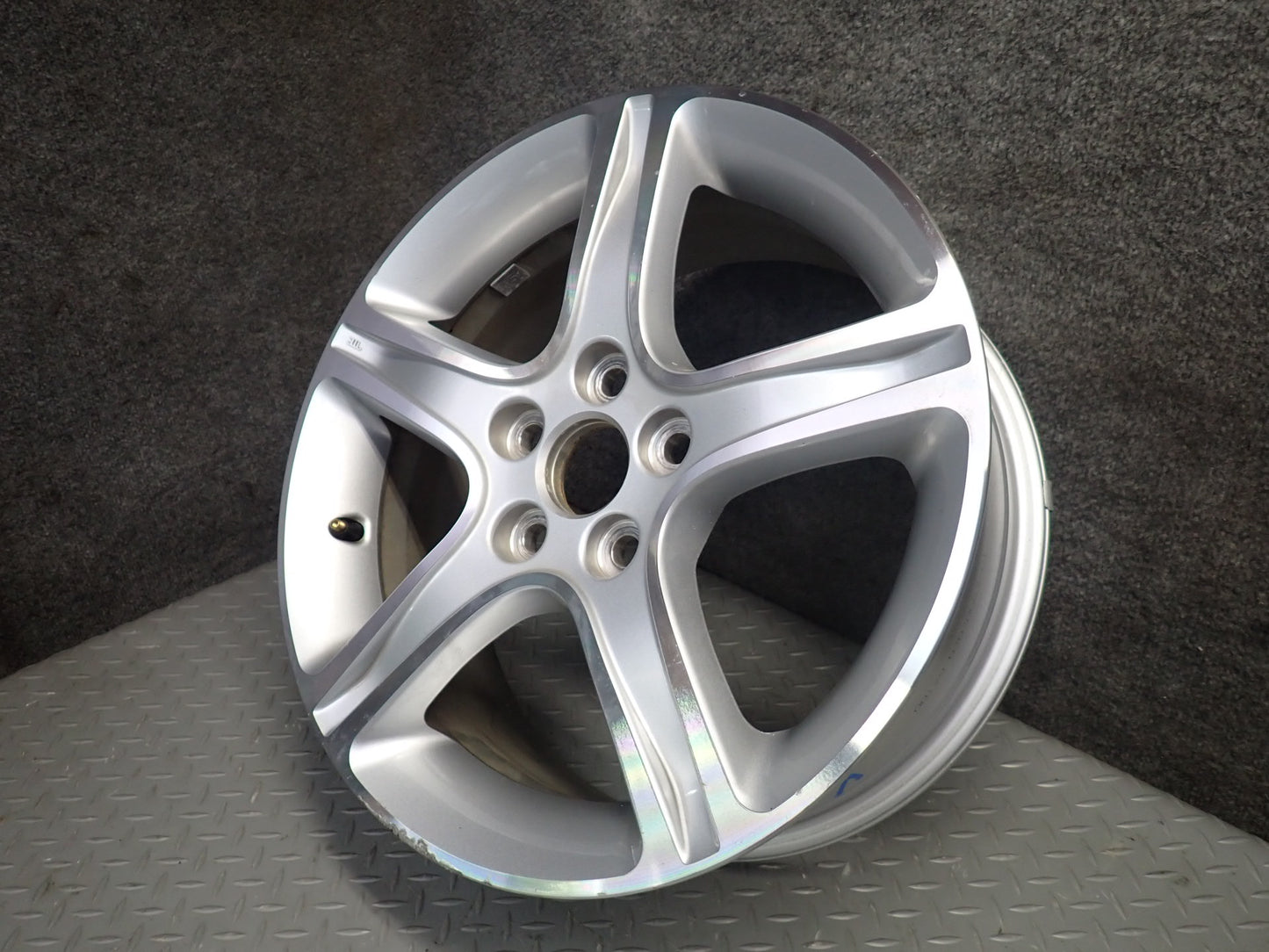 01-05 Lexus JCE10L IS300 Wheel R17" Rim 17x7JJ ET50