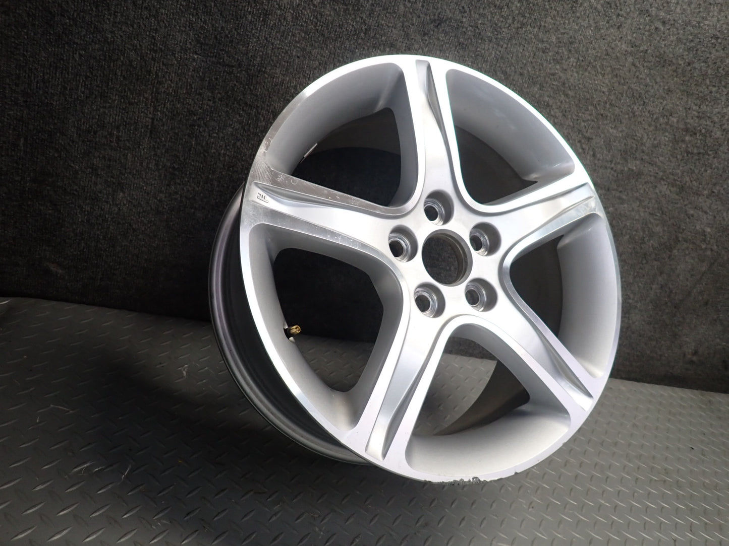 01-05 Lexus JCE10L IS300 Wheel R17" Rim 17x7JJ ET50