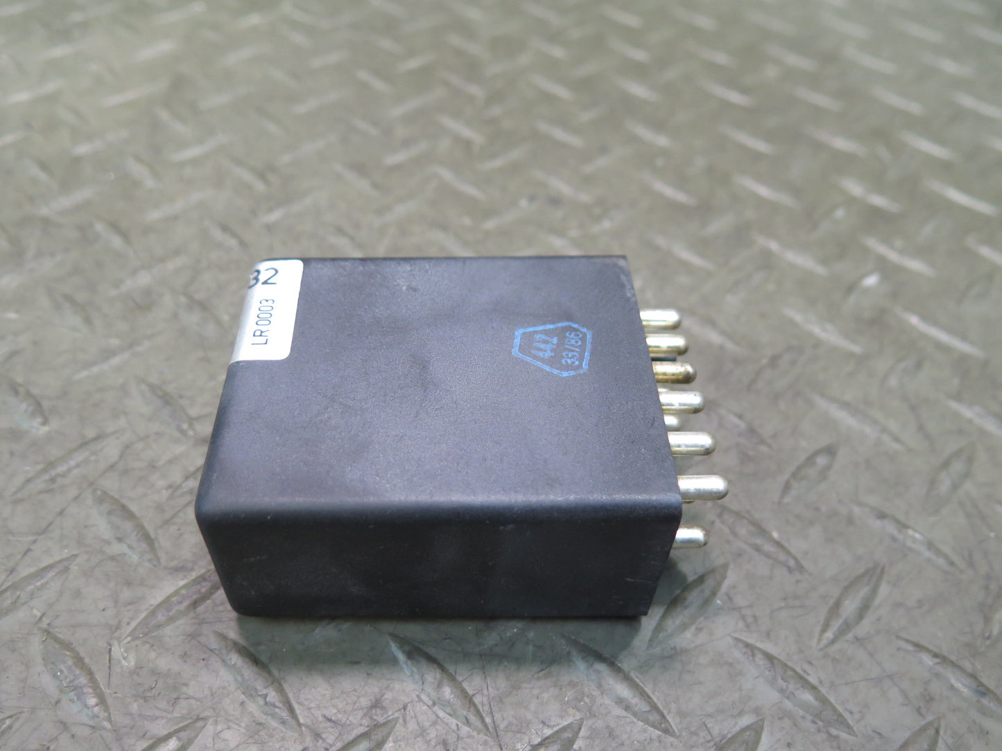 86-89 Mercedes R107 560SL Speed Control Module Relay Unit 0045451132 OEM