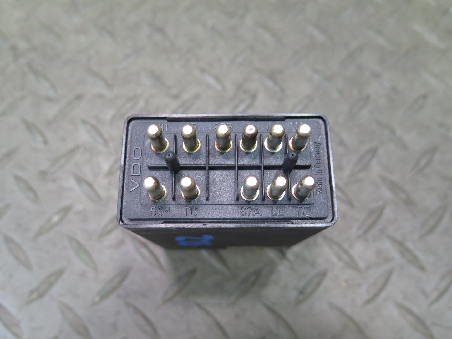 86-89 Mercedes R107 560SL Speed Control Module Relay Unit 0045451132 OEM