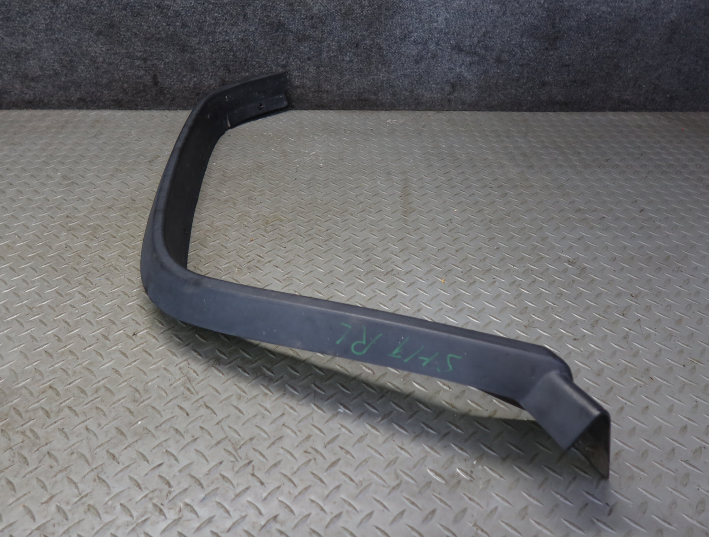 2003-2009 Hummer H2 Rear Left Fender Flare Wheel Arch Trim Molding 15139037