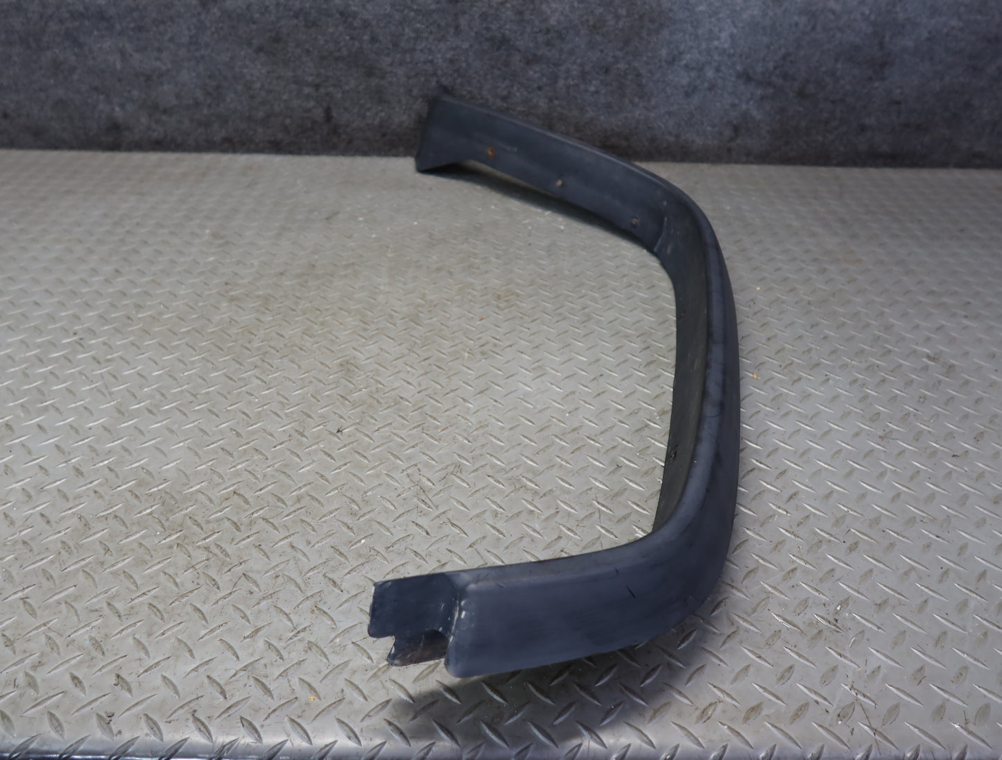 2003-2009 Hummer H2 Rear Left Fender Flare Wheel Arch Trim Molding 15139037