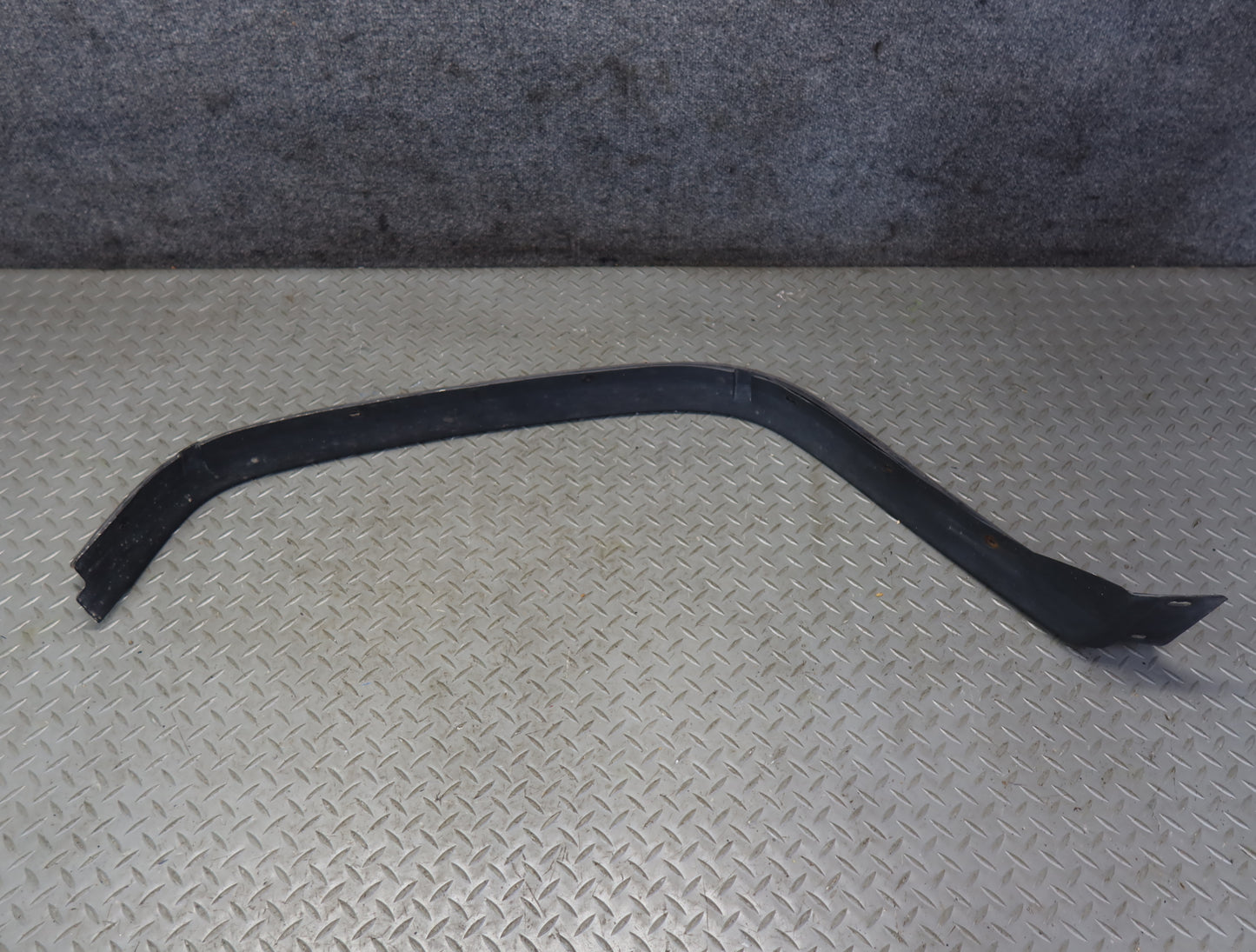 2003-2009 Hummer H2 Rear Left Fender Flare Wheel Arch Trim Molding 15139037