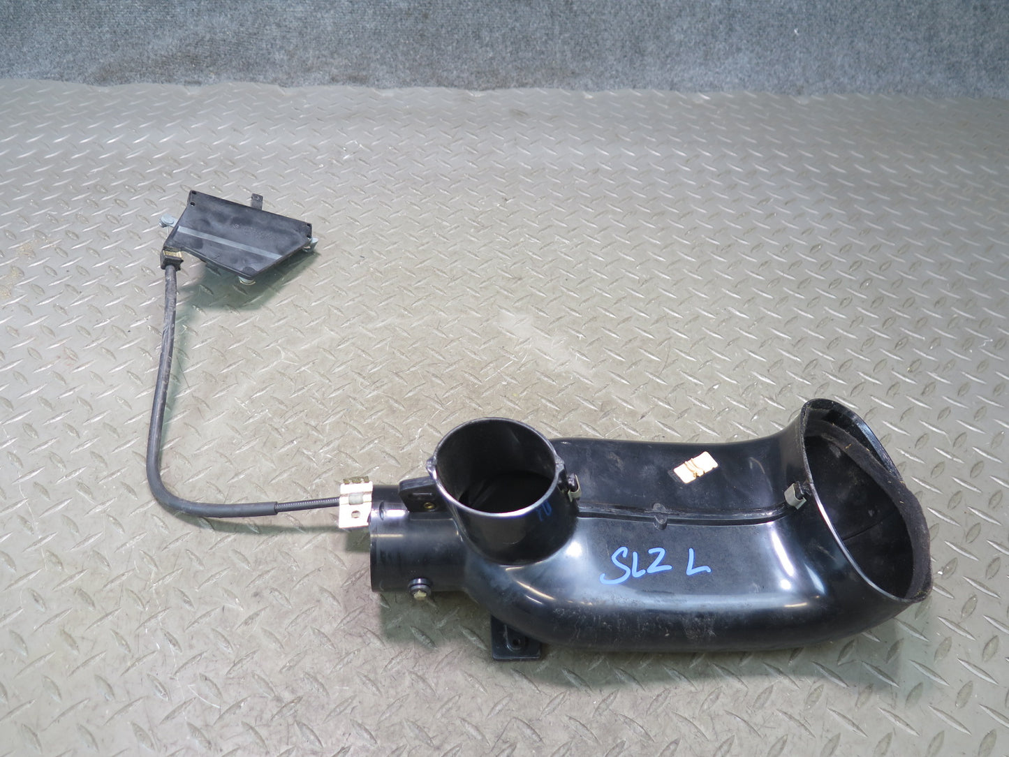 86-89 Mercedes R107 560SL Sl-class Left Air Restricter Duct W/ Actuator OEM