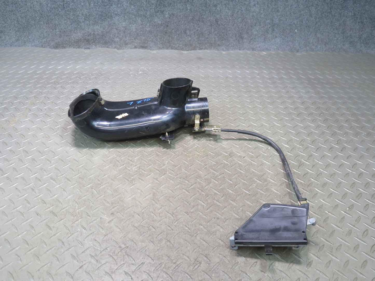 86-89 Mercedes R107 560SL Sl-class Left Air Restricter Duct W/ Actuator OEM