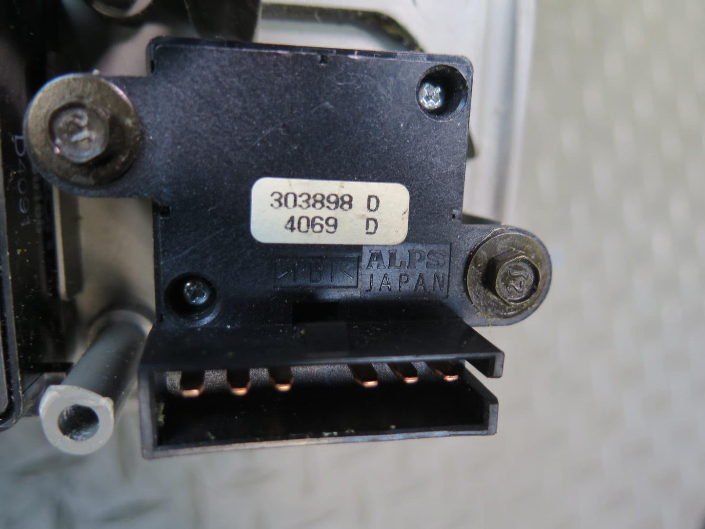 2003-2007 Hummer H2 Front Left Seat Adjust Control Switch