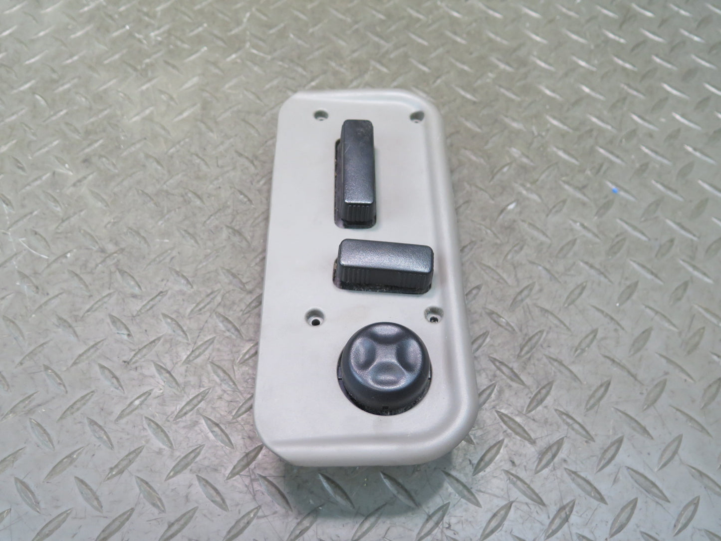 2003-2007 Hummer H2 Front Left Seat Adjust Control Switch
