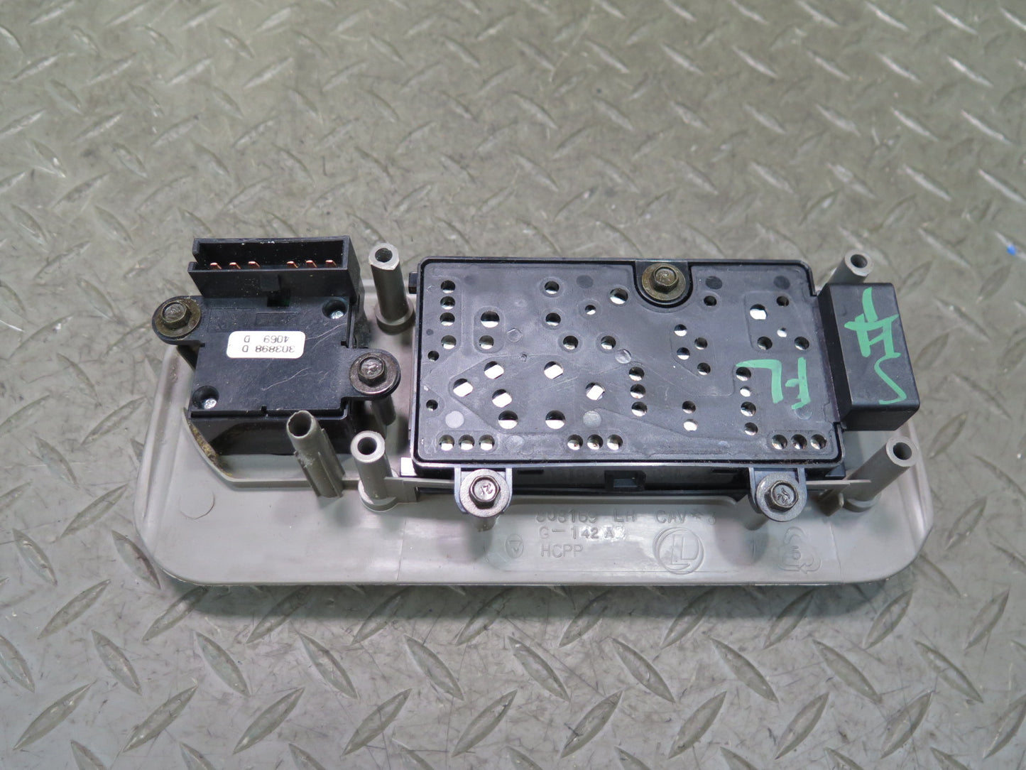 2003-2007 Hummer H2 Front Left Seat Adjust Control Switch
