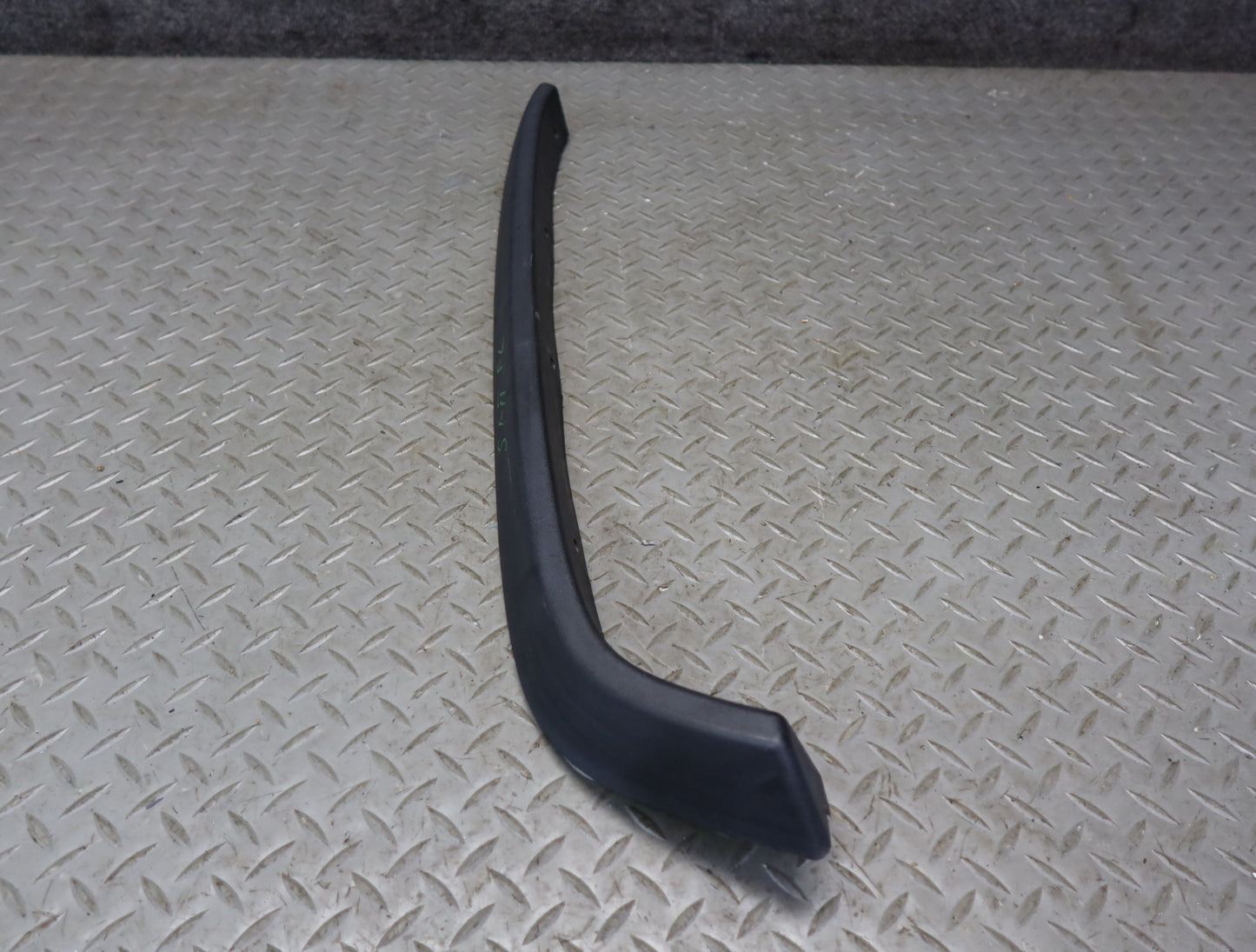 2003-2009 Hummer H2 Front Fender Flare Wheel Arch Upper Trim Molding Set of 2