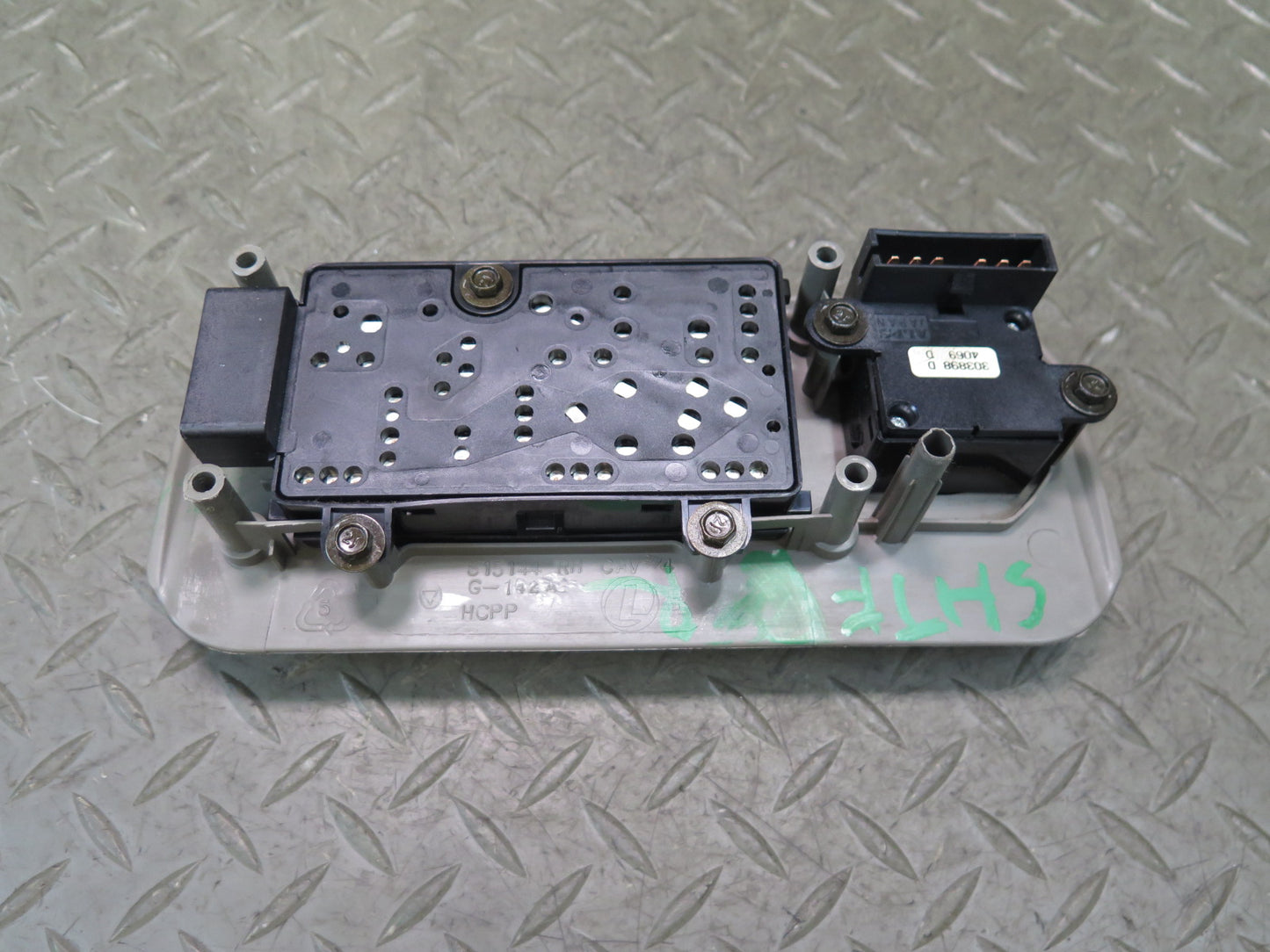 2003-2007 Hummer H2 Front Right Seat Adjust Control Switch