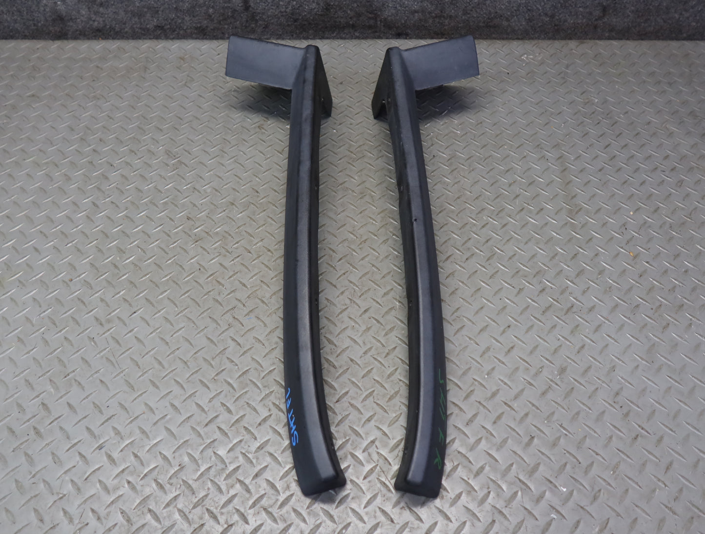 2003-2009 Hummer H2 Front Fender Flare Wheel Arch Lower Trim Molding Set of 2