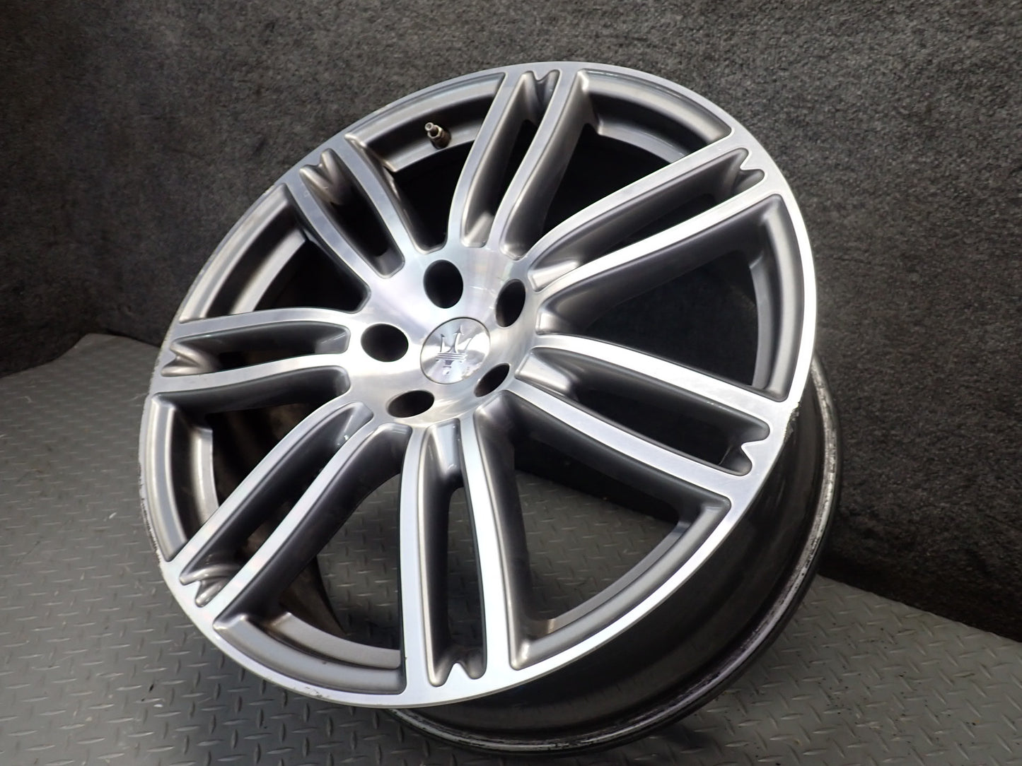 2014-2021 Maserati Quattroporte M156 Alloy Wheel 20" R20 Rim 20x8.5J ET43