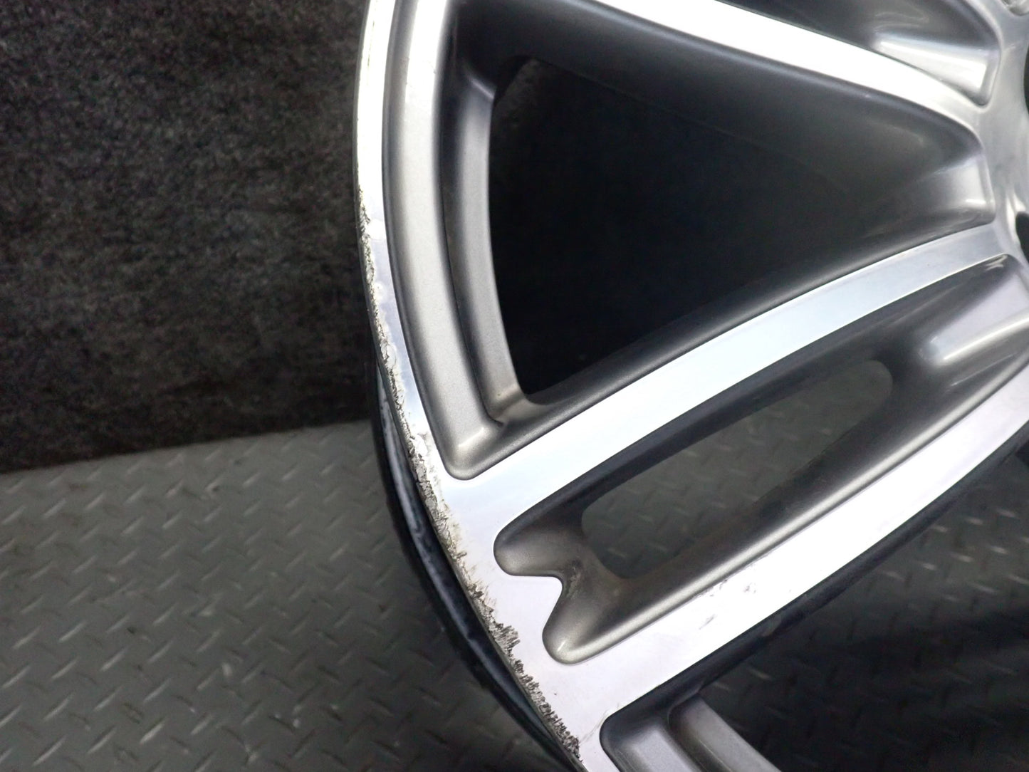 2014-2021 Maserati Quattroporte M156 Alloy Wheel 20" R20 Rim 20x8.5J ET43