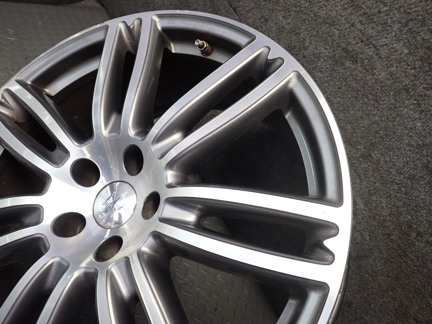 2014-2021 Maserati Quattroporte M156 Alloy Wheel 20" R20 Rim 20x8.5J ET43