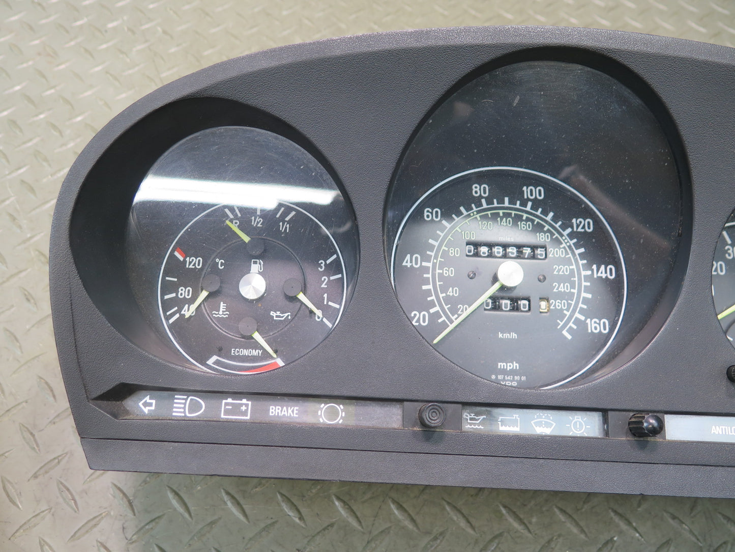 86-89 Mercedes R107 560SL Instrument Cluster Gauge Speedometer OEM