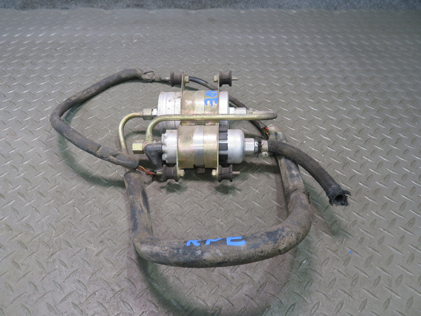 1984-1991 Porsche 928 S Fuel Gas Pump Filter Assembly