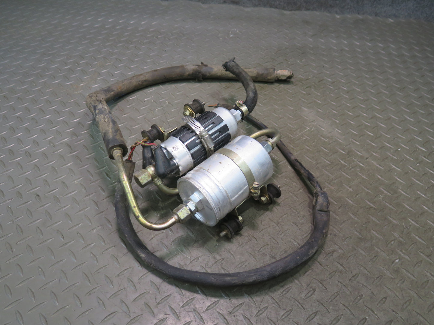 1984-1991 Porsche 928 S Fuel Gas Pump Filter Assembly