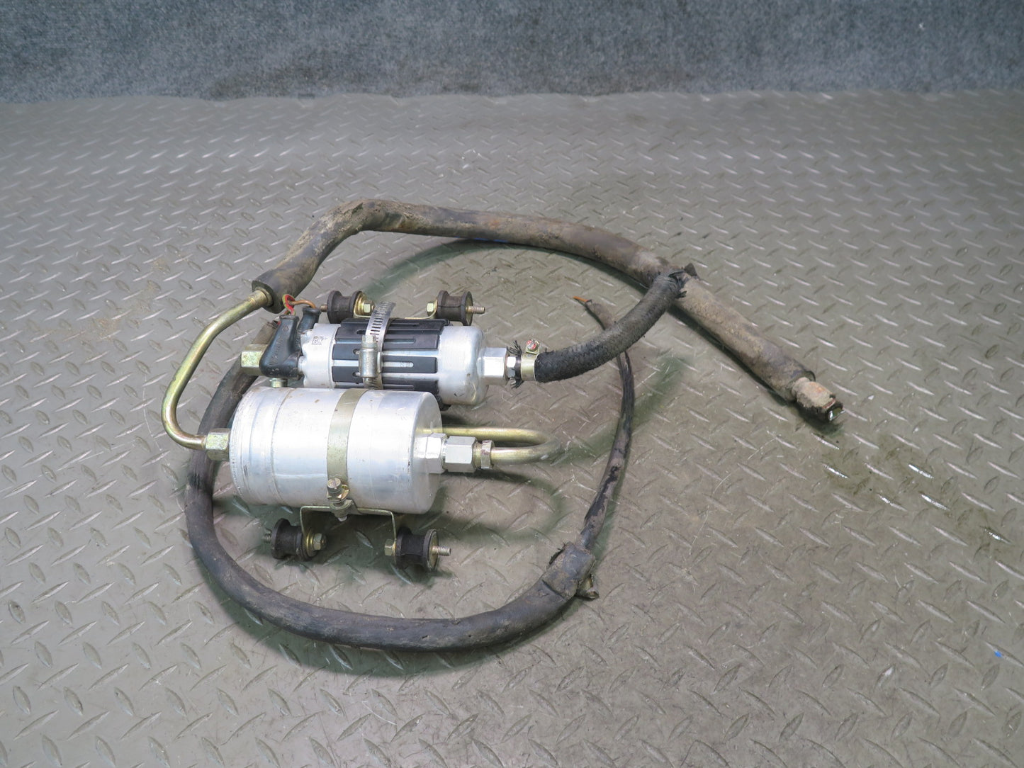 1984-1991 Porsche 928 S Fuel Gas Pump Filter Assembly