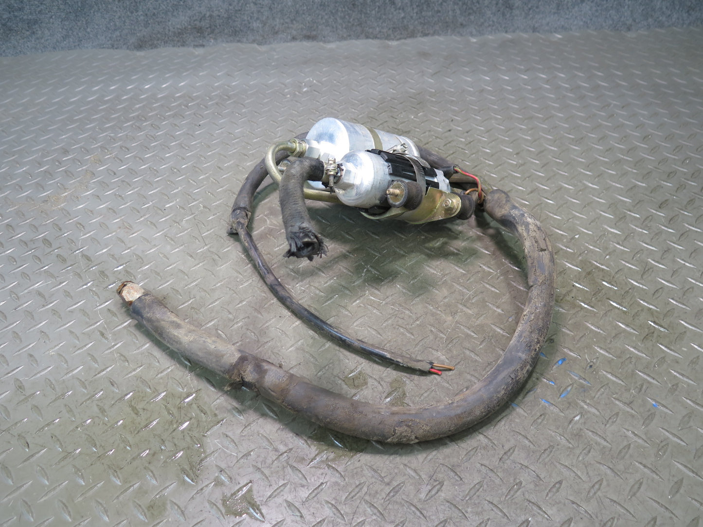 1984-1991 Porsche 928 S Fuel Gas Pump Filter Assembly