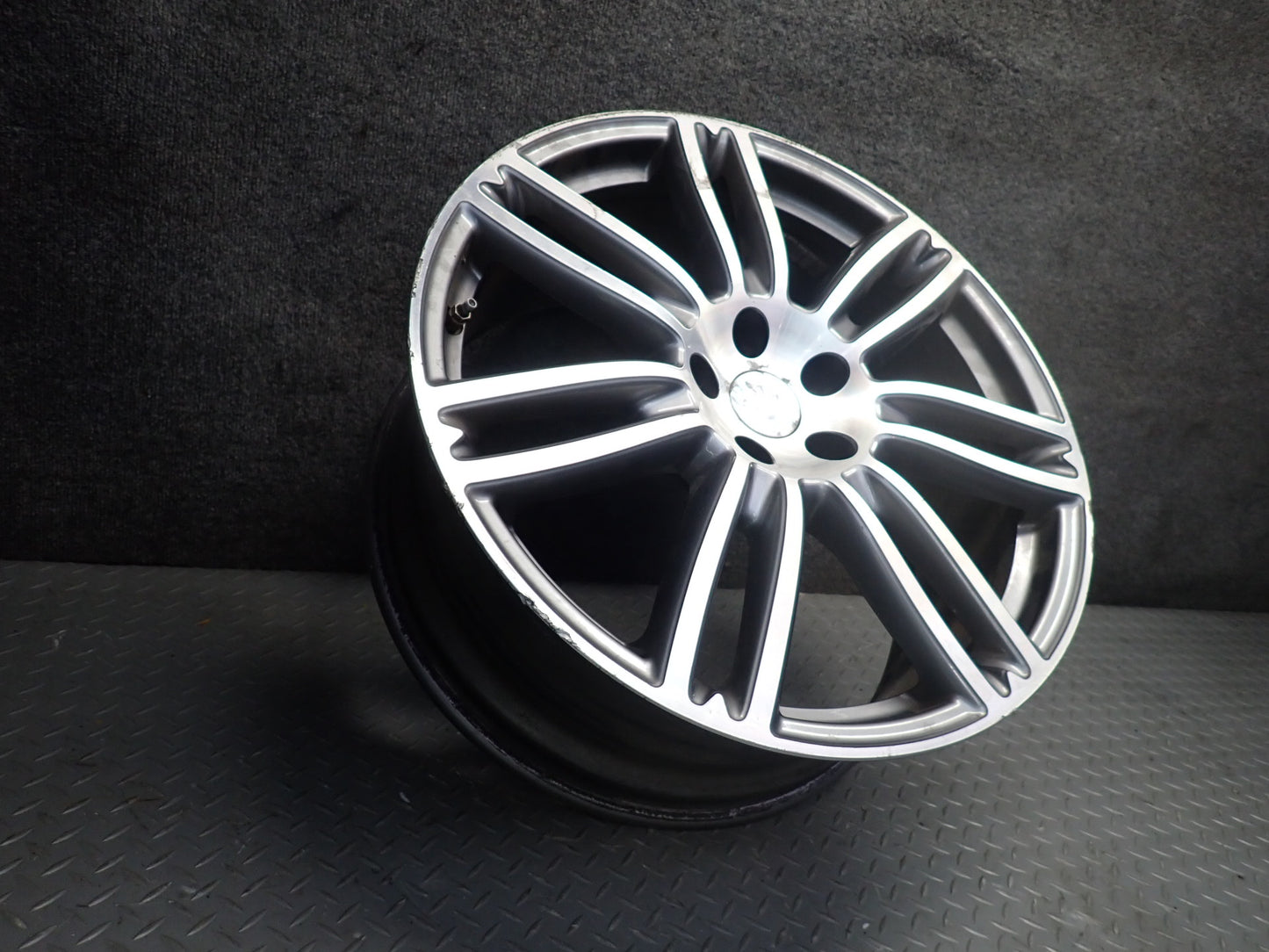 2014-2021 Maserati Quattroporte M156 Alloy Wheel 20" R20 Rim 20x8.5J ET43