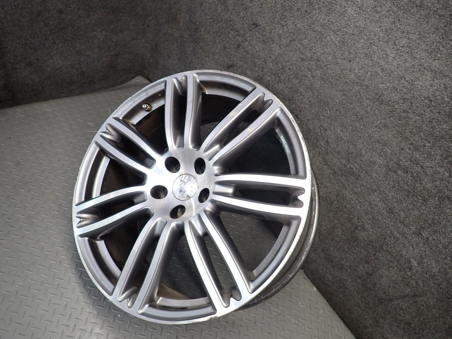 2014-2021 Maserati Quattroporte M156 Alloy Wheel 20" R20 Rim 20x8.5J ET43