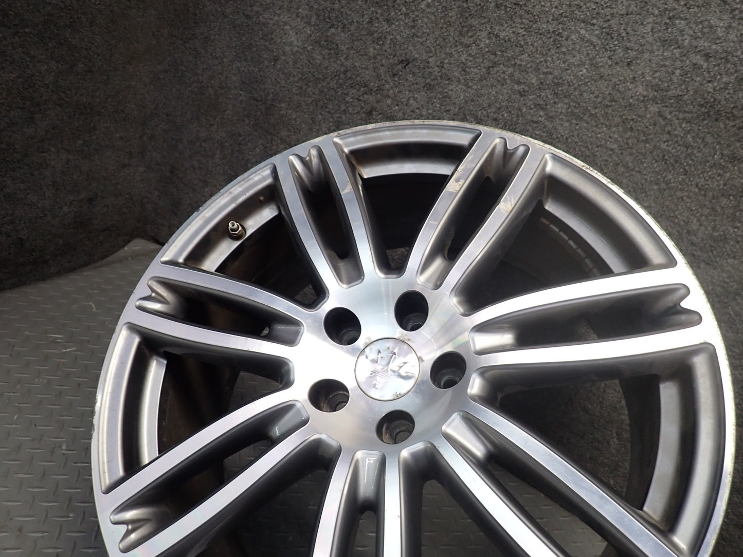 2014-2021 Maserati Quattroporte M156 Alloy Wheel 20" R20 Rim 20x8.5J ET43