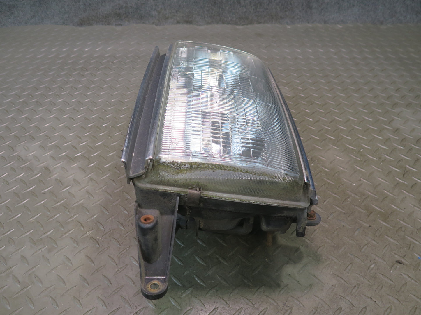 1996-1997 Lexus FZJ80L LX450 Front Left Halogen Headlight Lamp