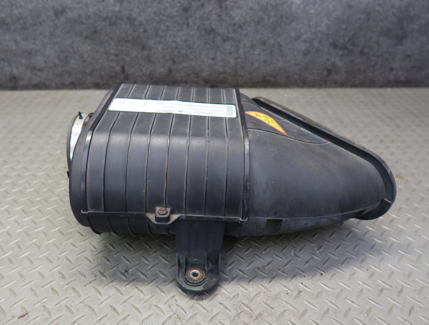 2003-2007 Hummer H2 Air Intake Cleaner Filter Box 15059739