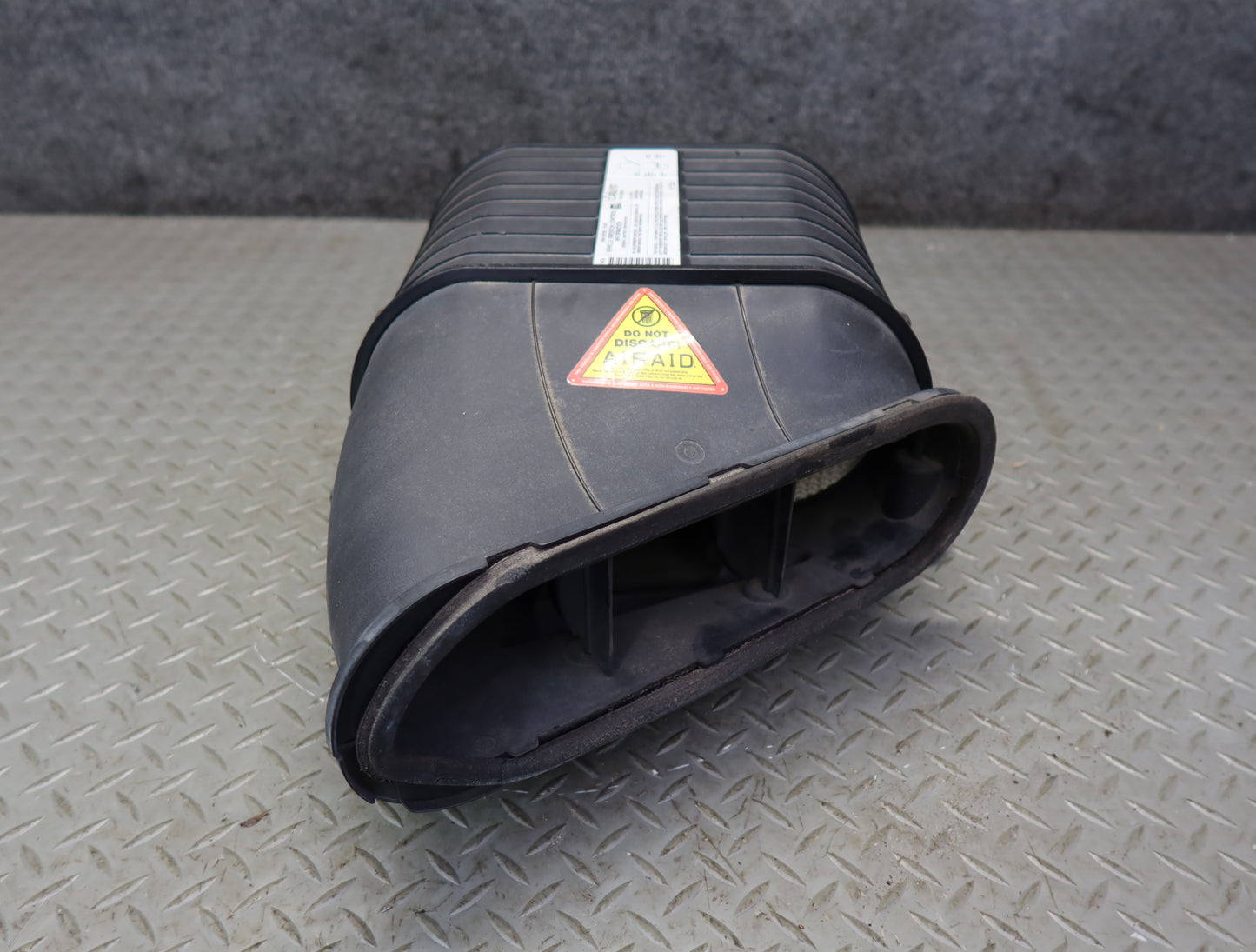 2003-2007 Hummer H2 Air Intake Cleaner Filter Box 15059739