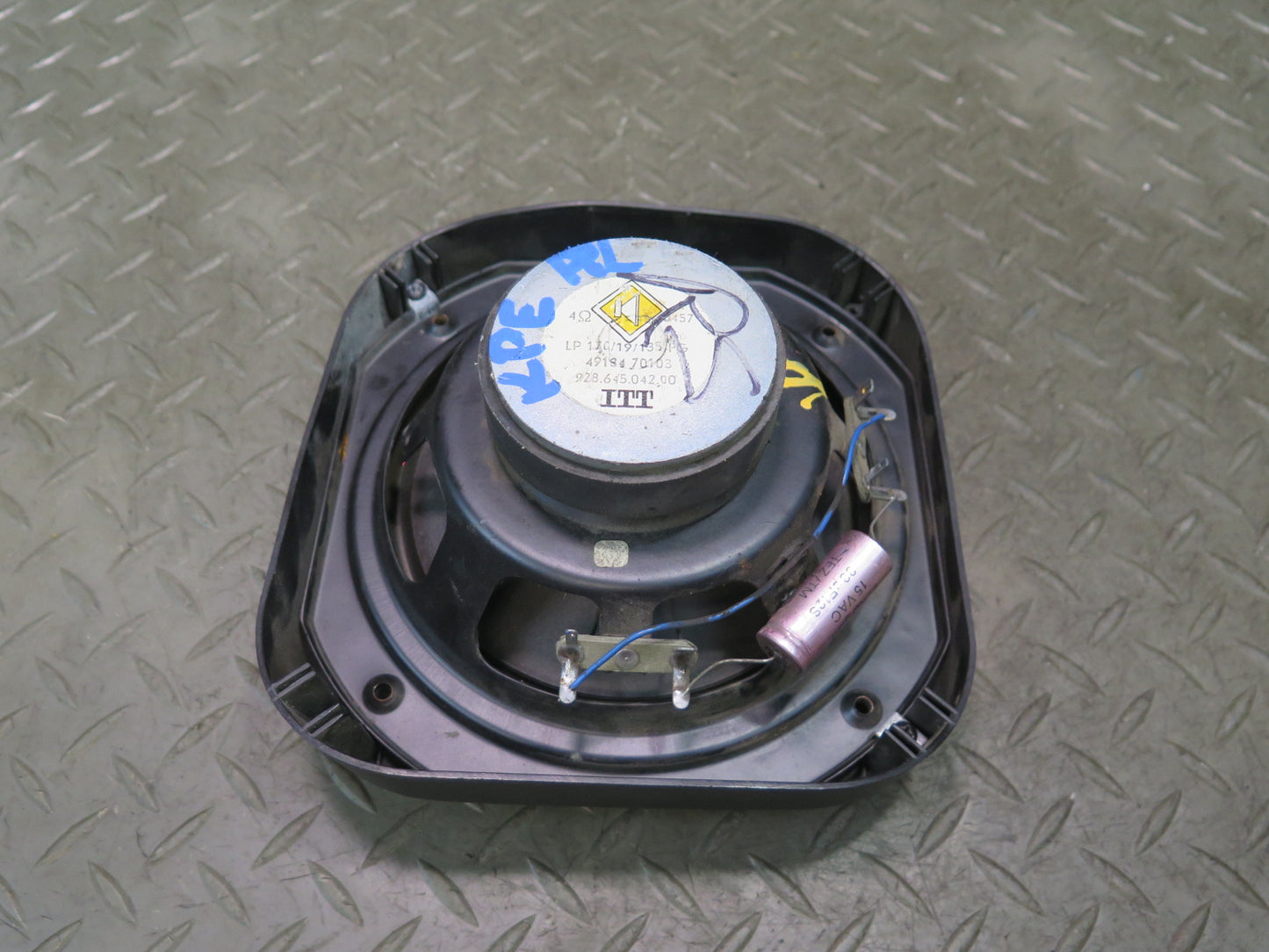 1984-1989 Porsche 928 Rear Left & Right Side Audio Speaker W/ Cover Set
